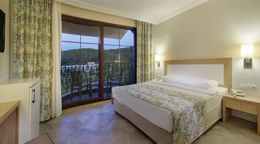 GREEN BAY RESORT