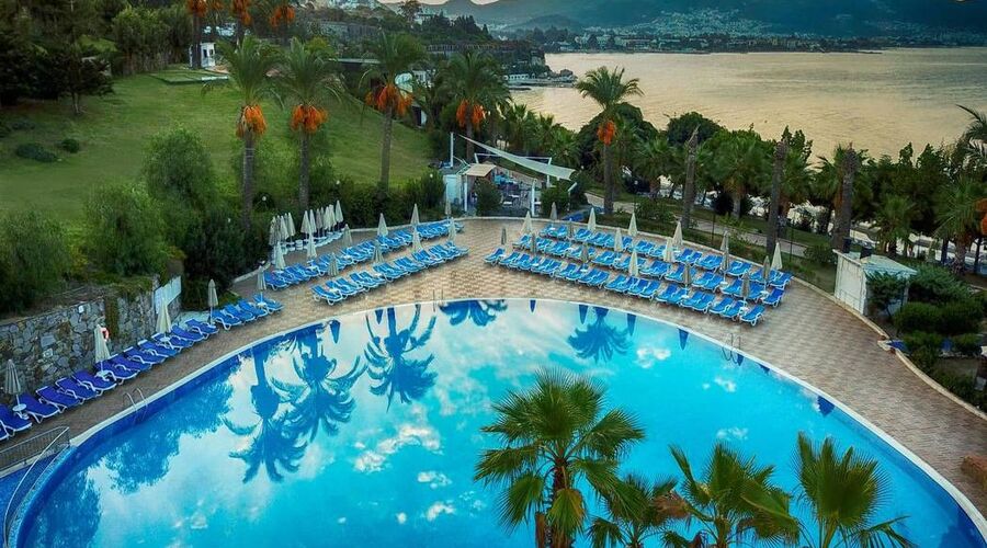 Yasmin Bodrum Resort